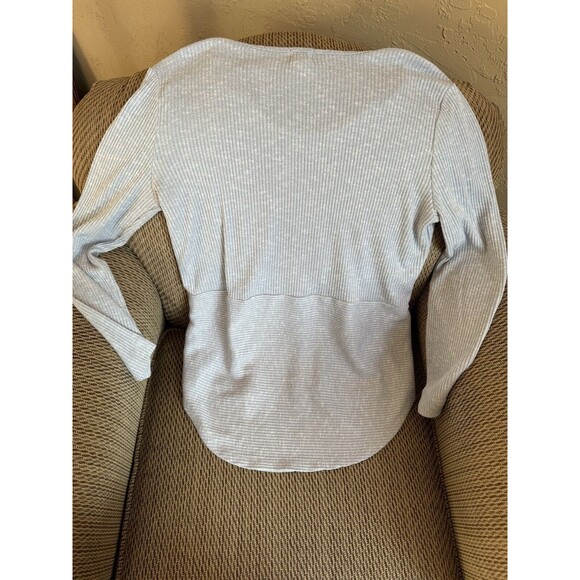 B New York Sweater Women’s Size XL Light Blue Long Sleeve Longer In Back - Picture 2 of 5
